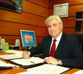 Dr. Juan Luis Gautier, decano e investigador de la Facultad de Química y Biologí