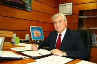 Dr. Juan Luis Gautier, decano e investigador de la Facultad de Química y Biologí